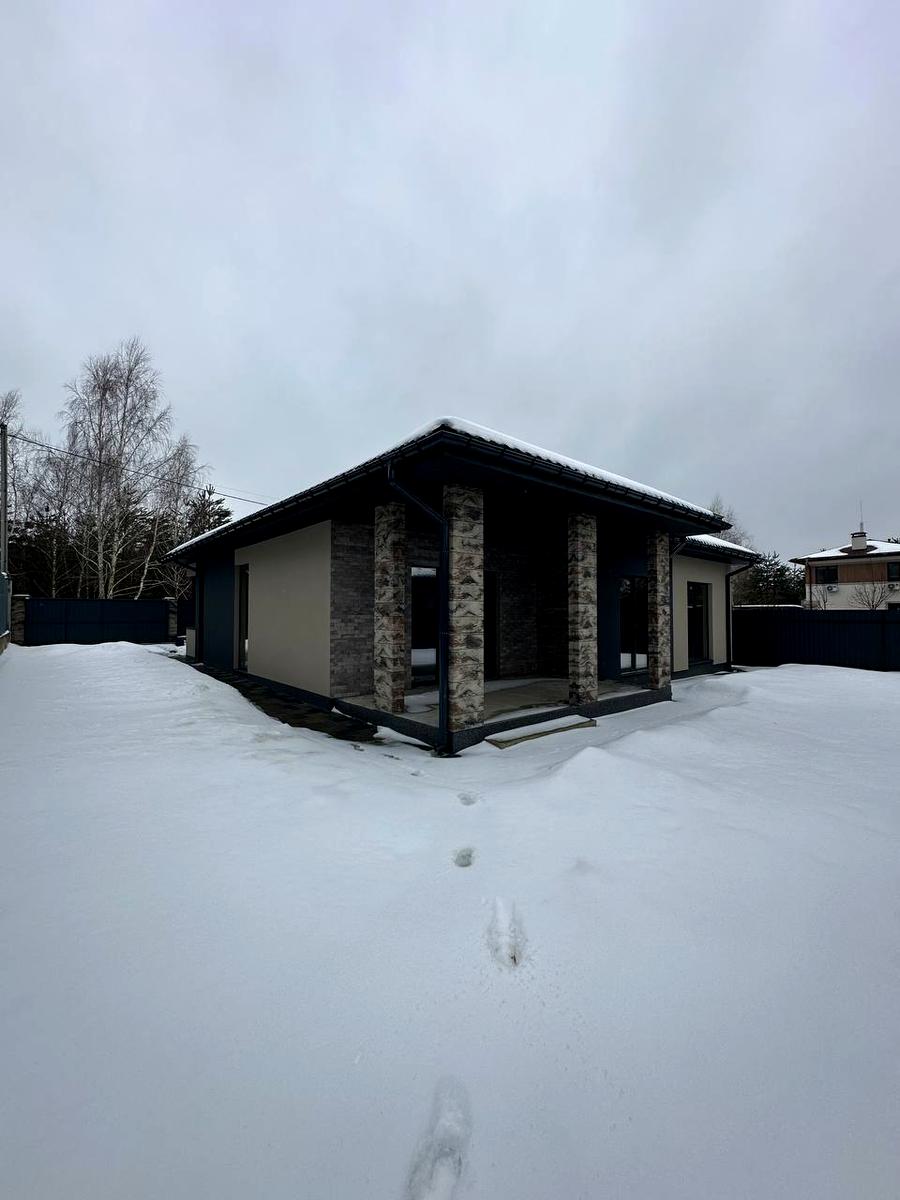 1857918351346749