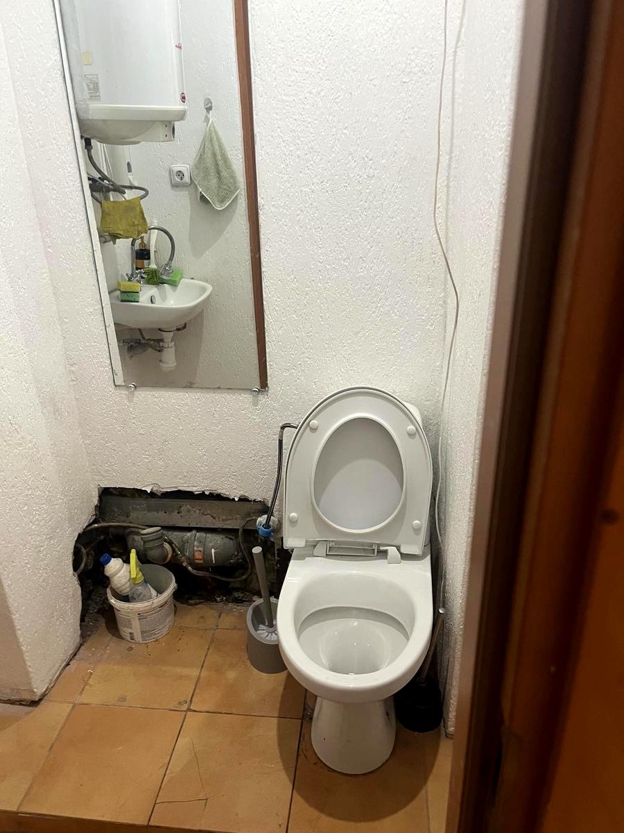 1857942618543907