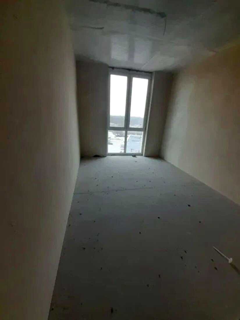 1857998841754600