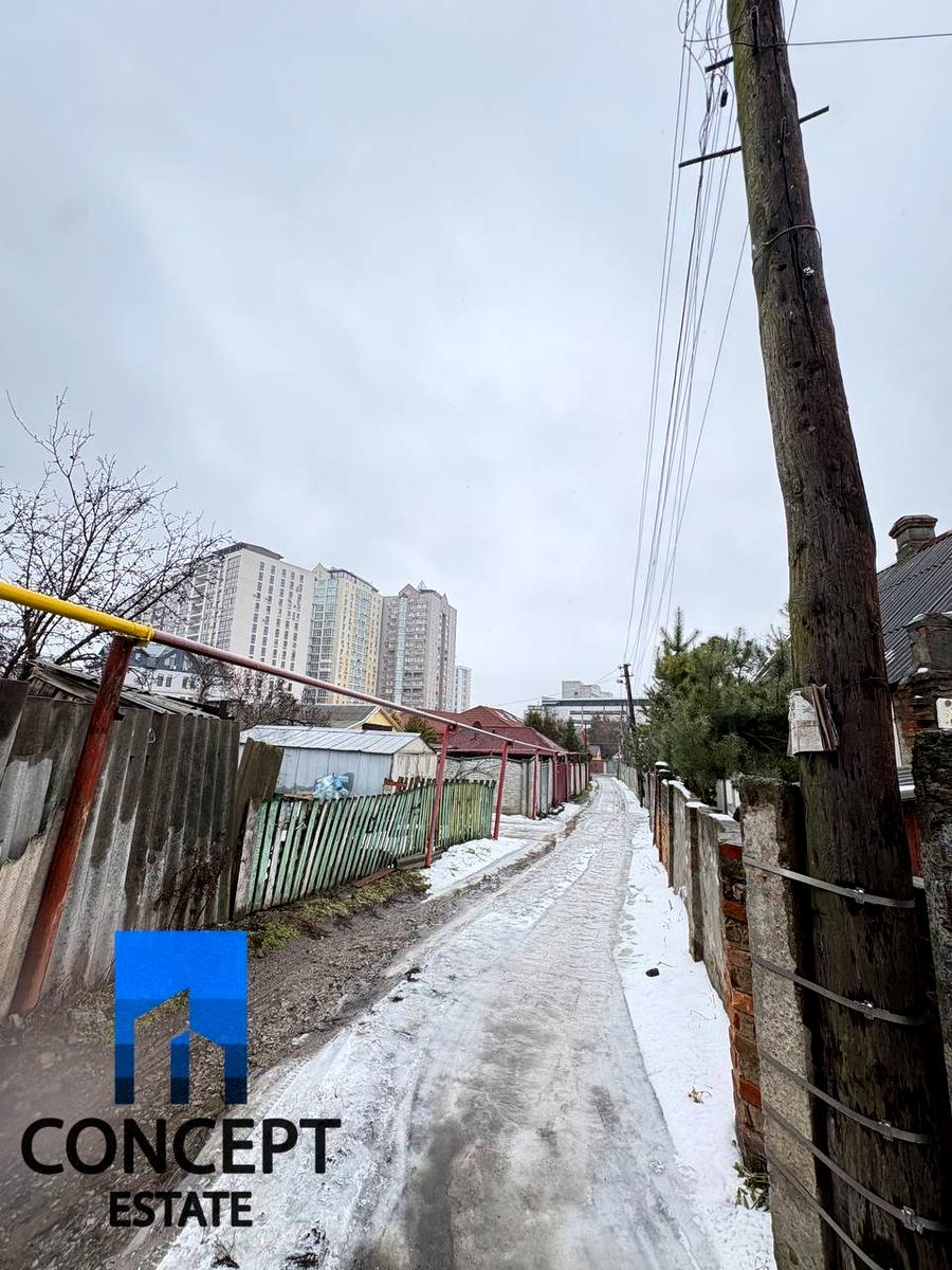 1858011543925815