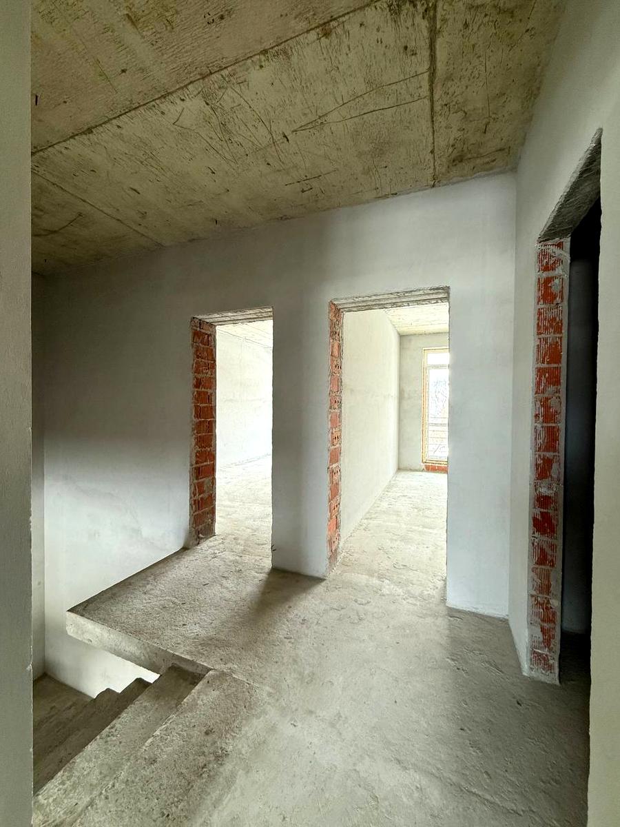 1858023807723064