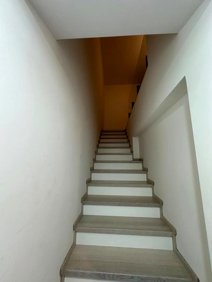 1858035749686388