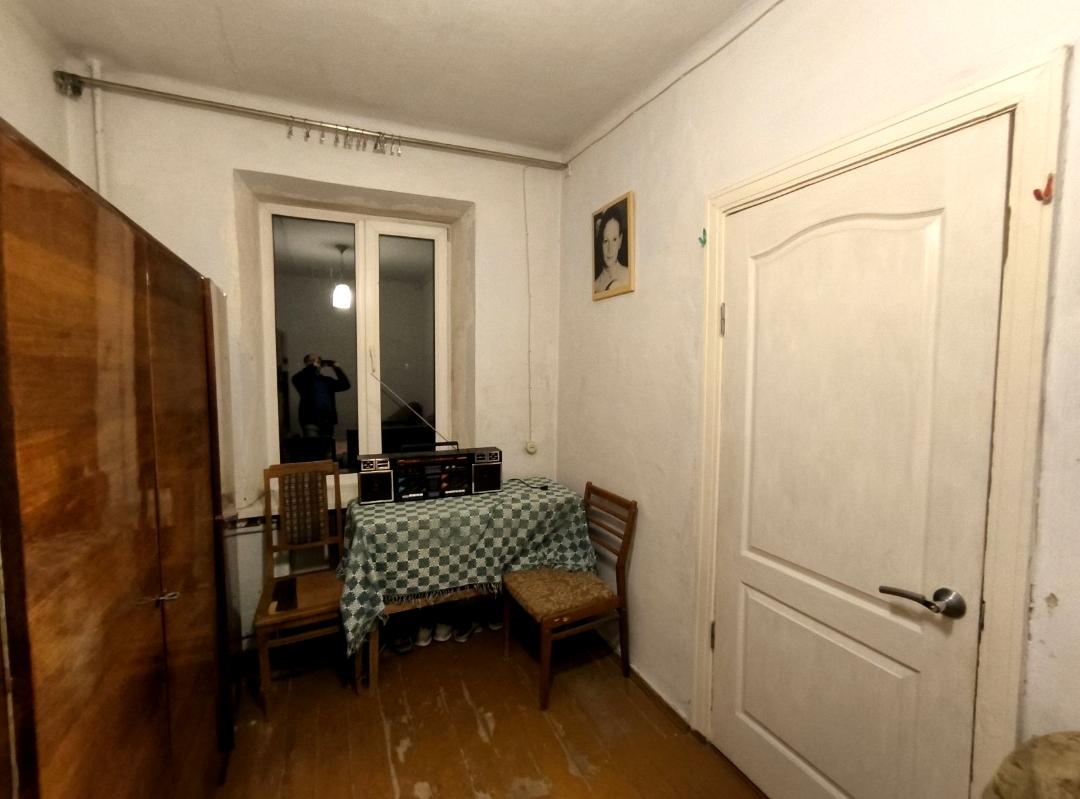 1858038402178793