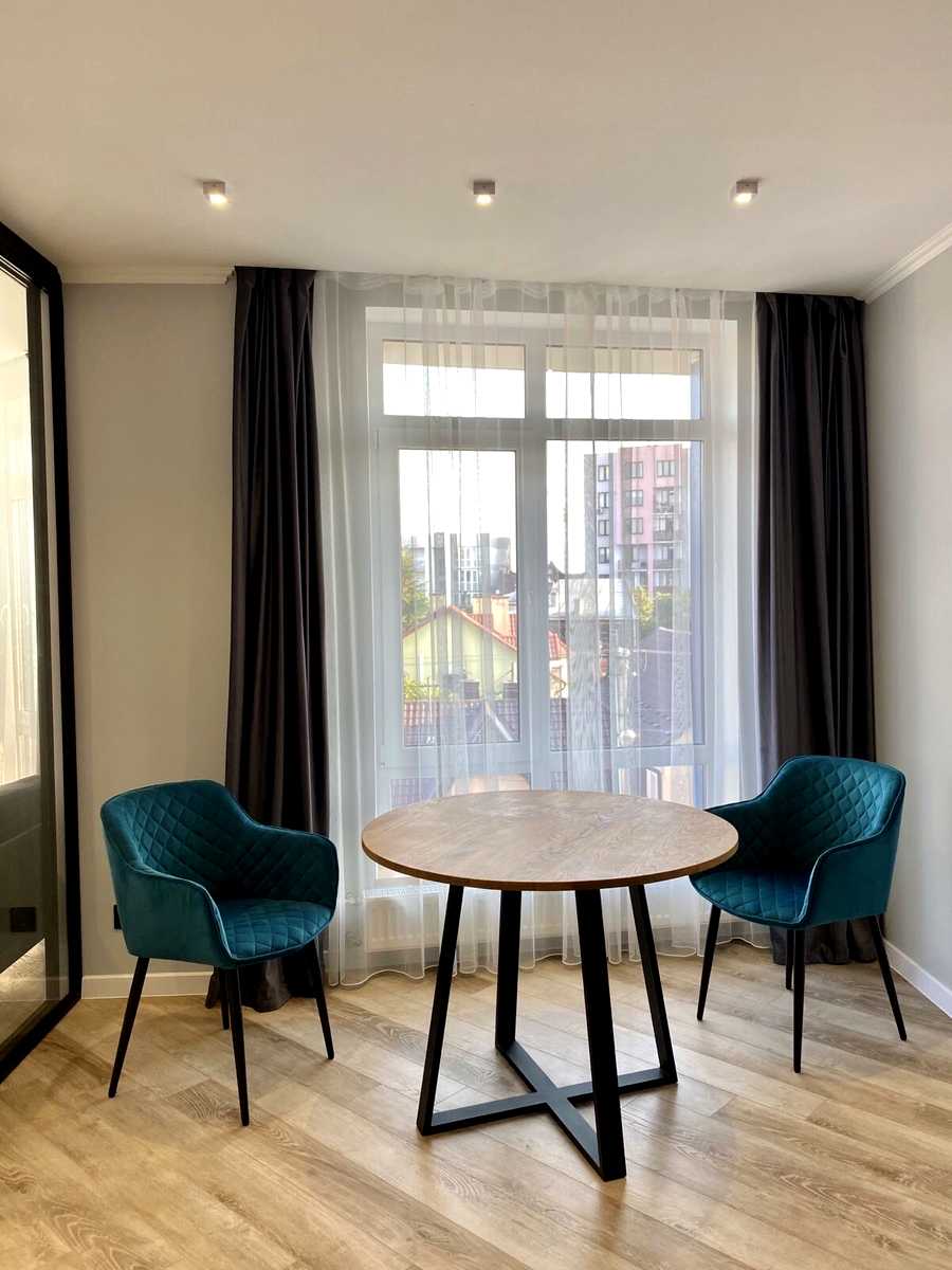 1858082986152860