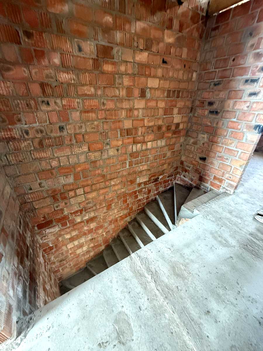 1858102749923366