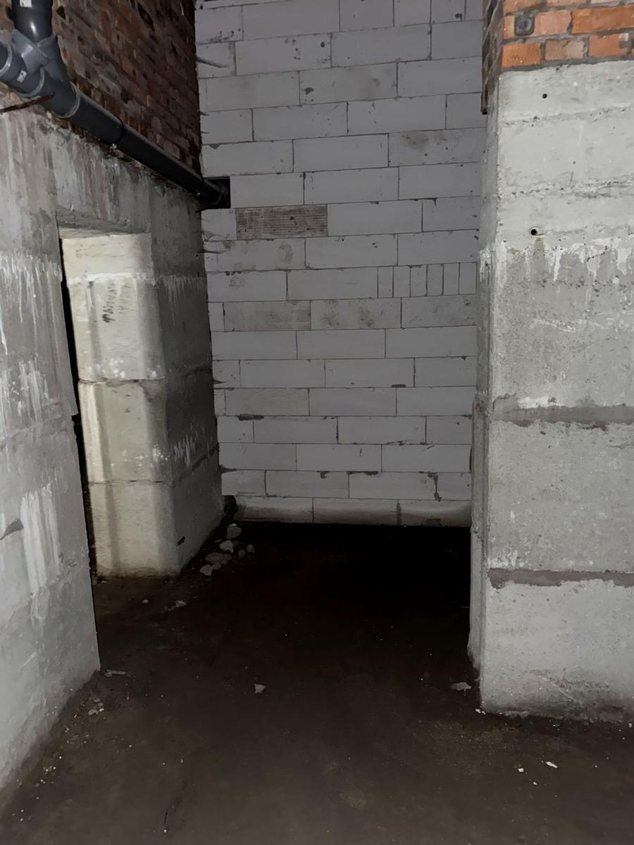 1858128965376111