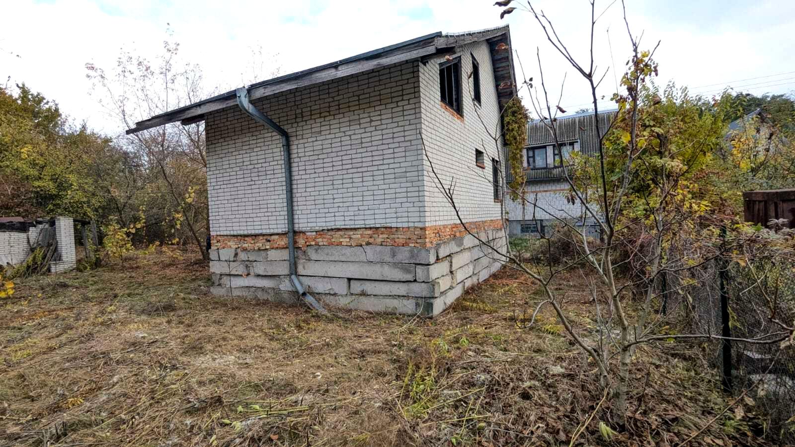 1858208399766605