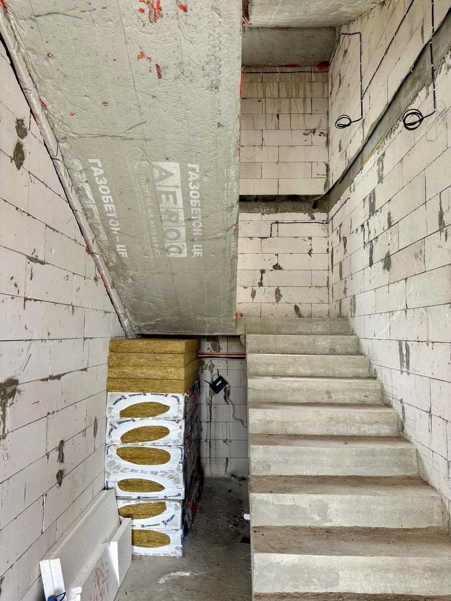 1858274596300990