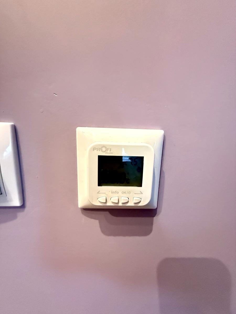 1858279194937598