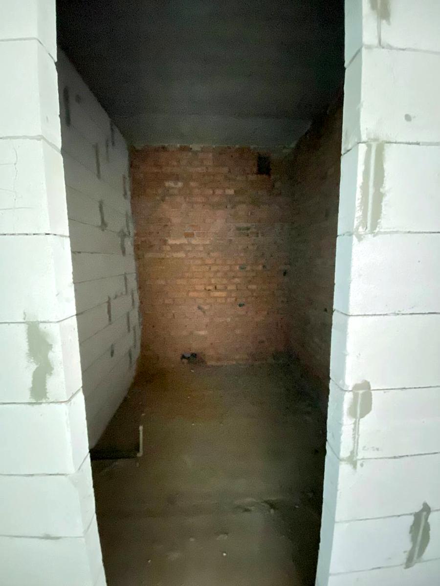 1858379931825232