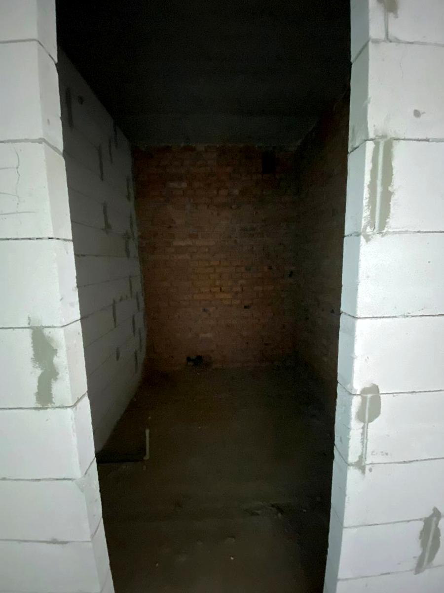 1858379931856301