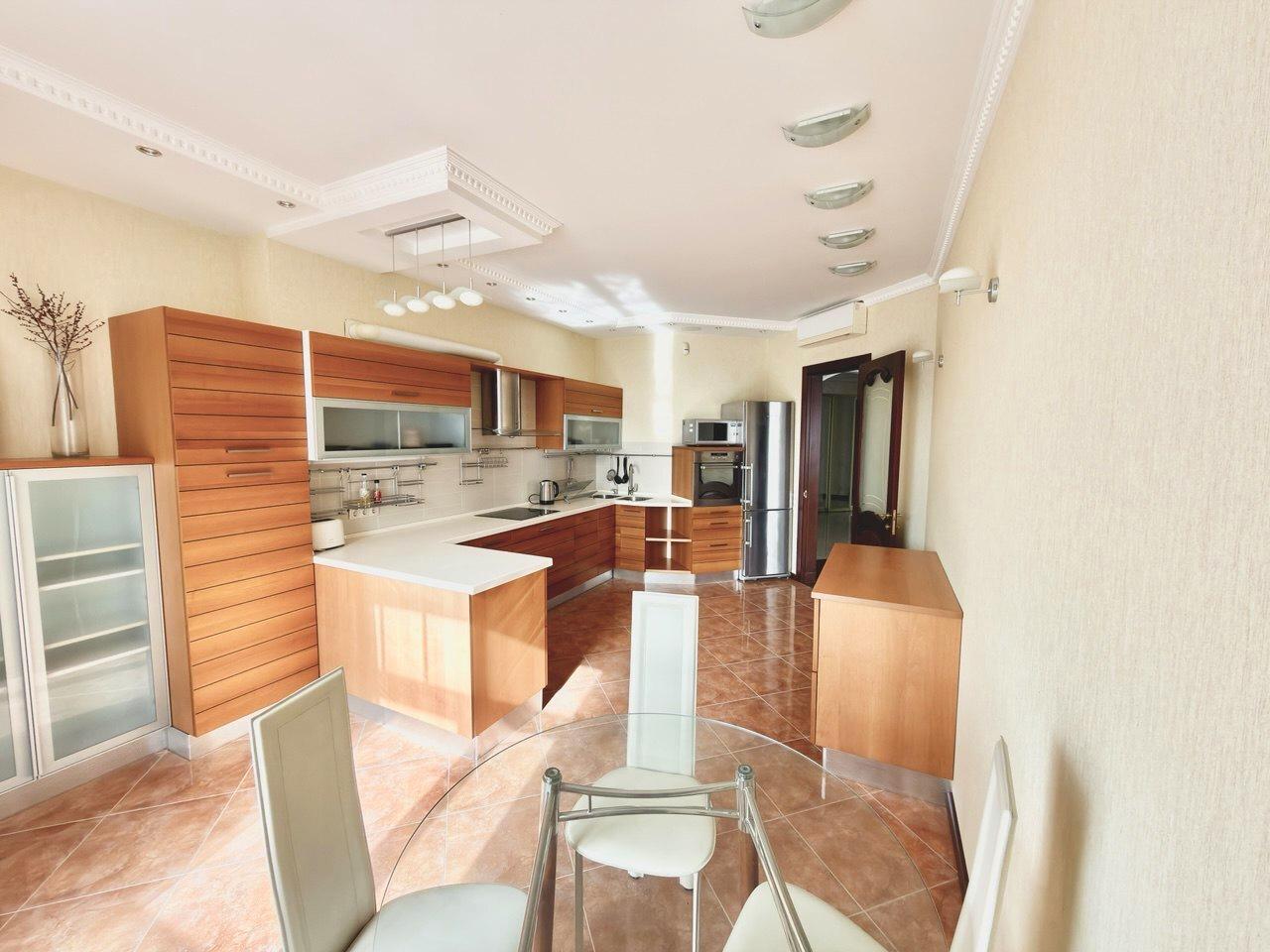 1858461106479531