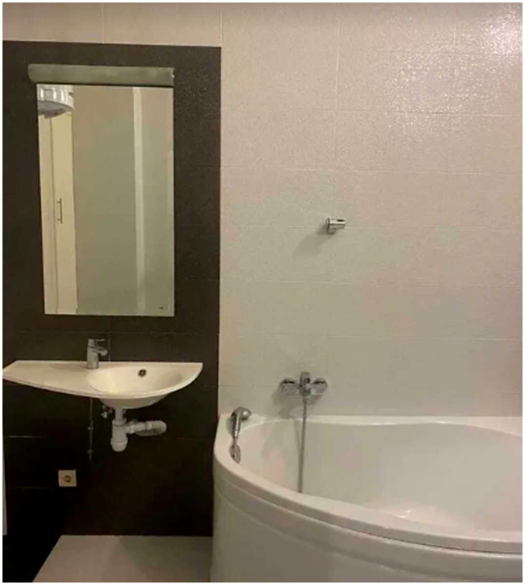 1858566764822872