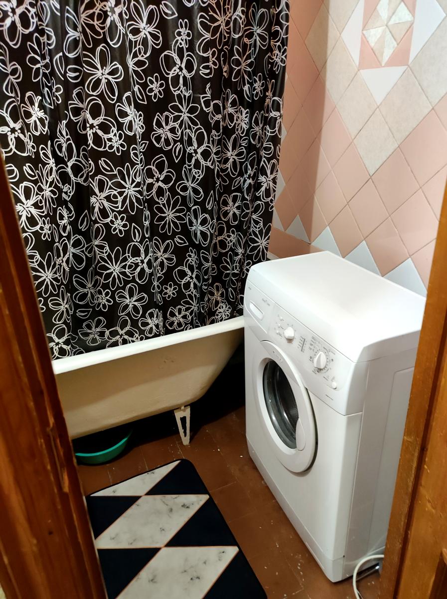 1858579391575586