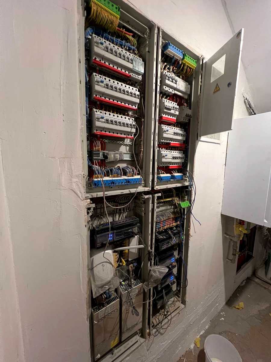 1858642448194725