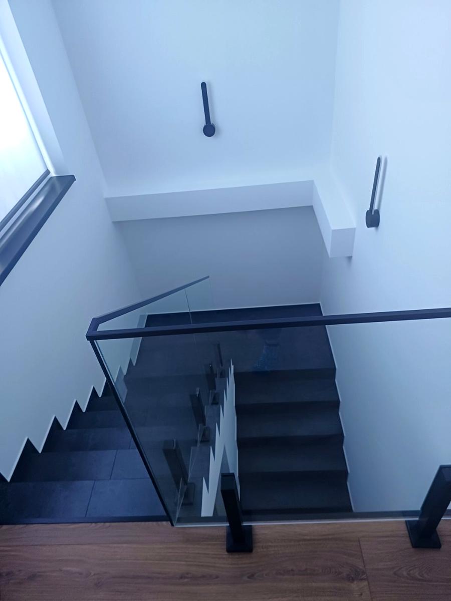 1858649700116295