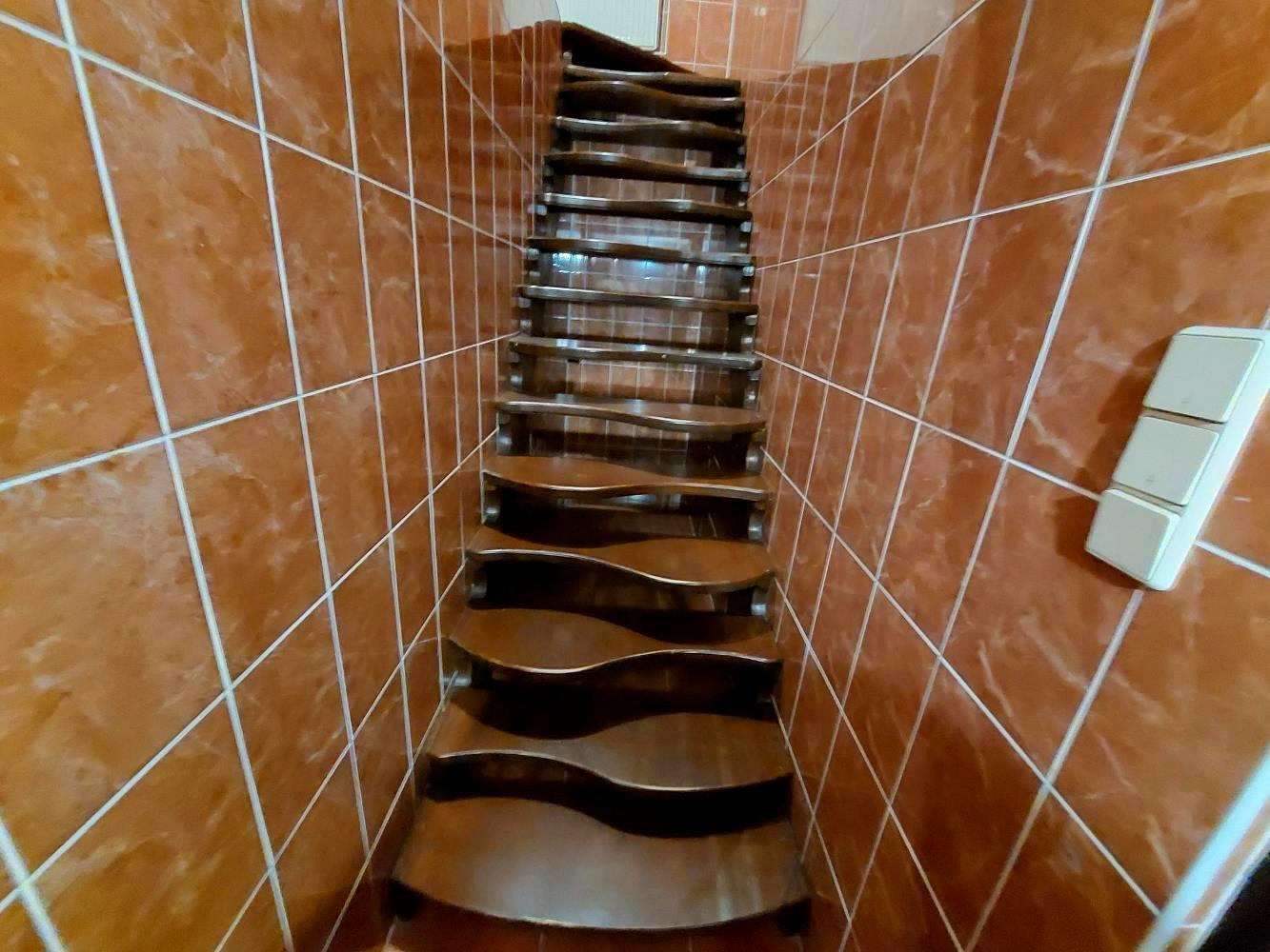 1858650734677555