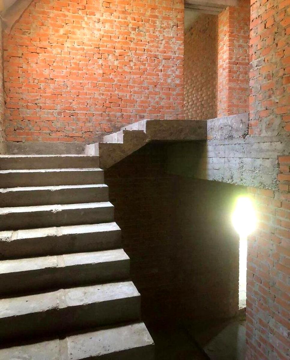 1858651148710869