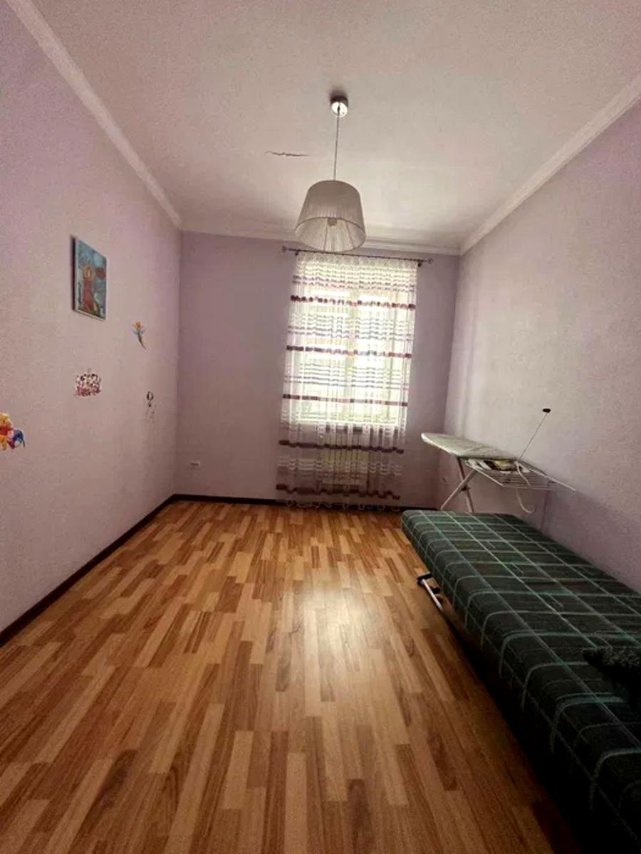 1858655493050282