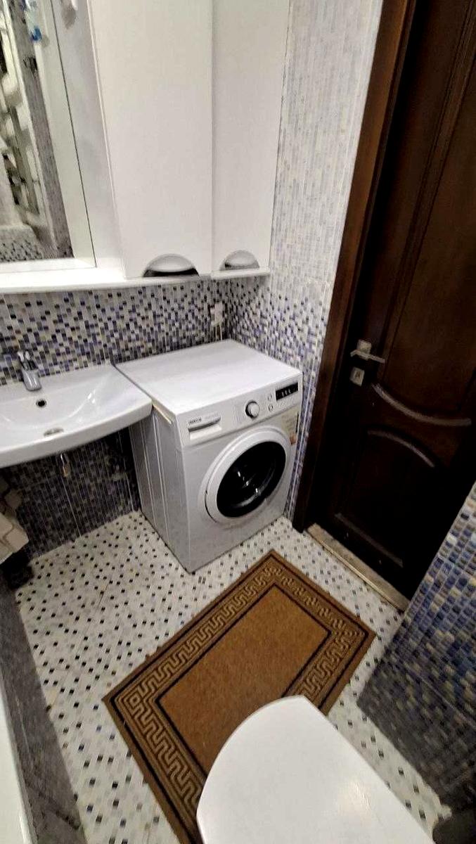 1858736305374100