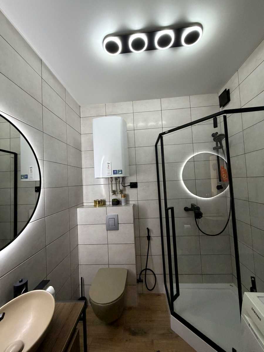 1858747075531860