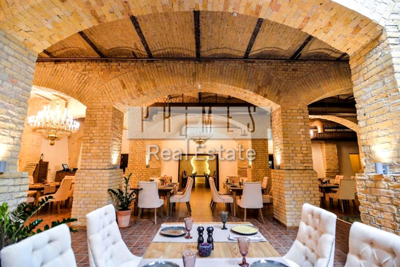 1858747590554403