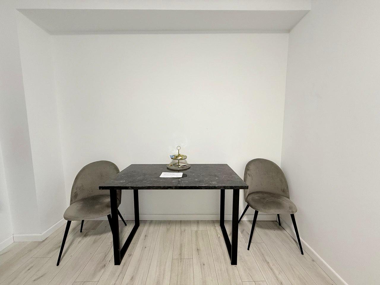 1858748732469081