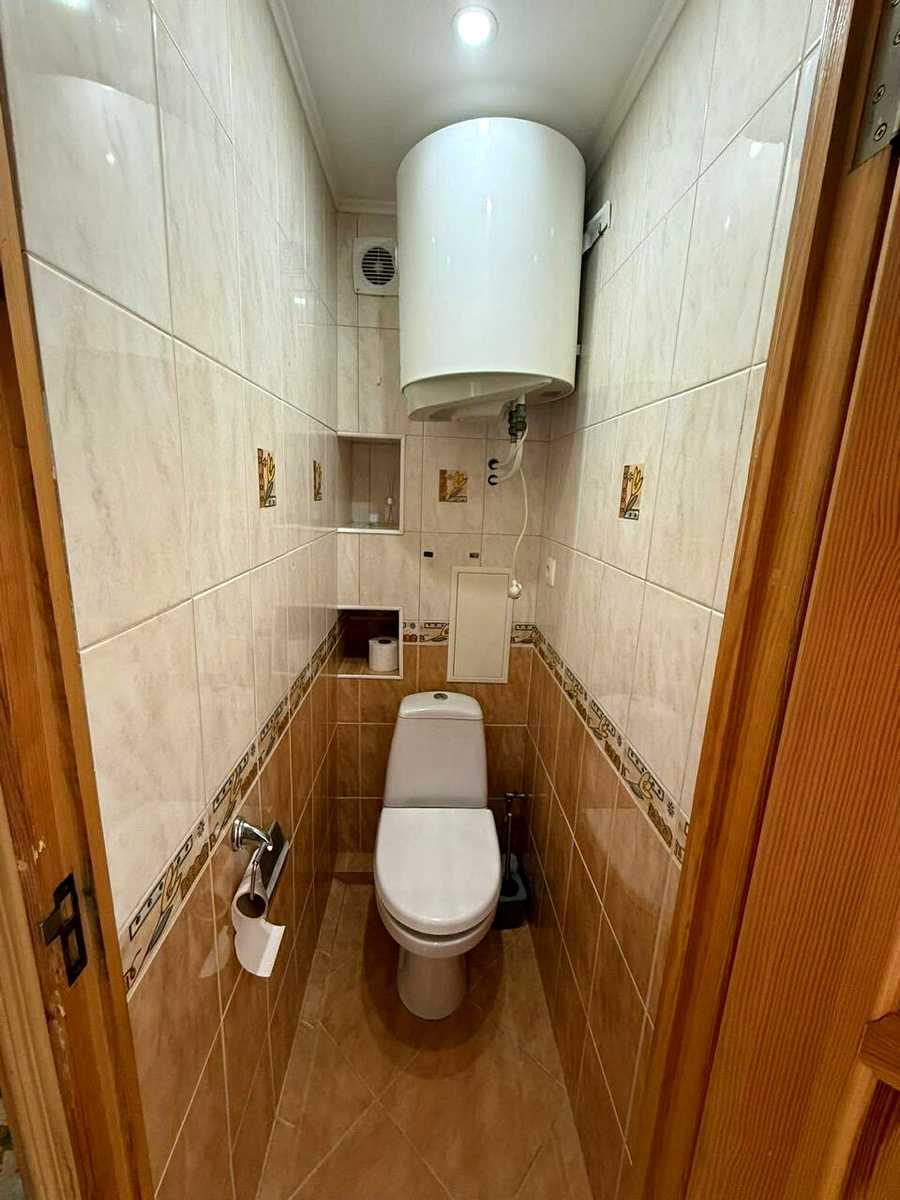 1858808503626436