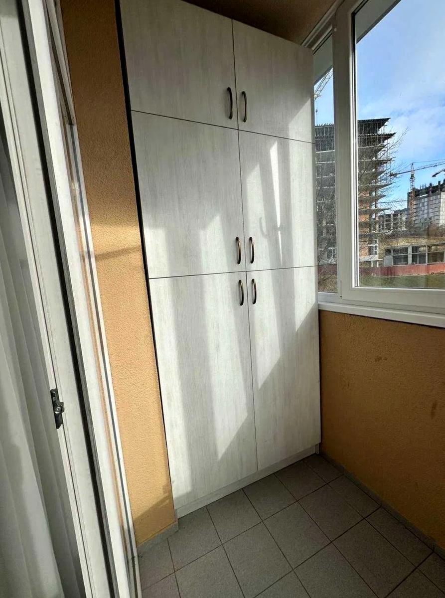 1858808647749028