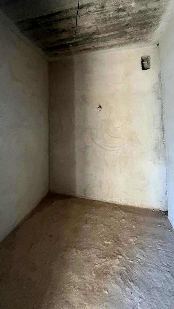 1858810837012970