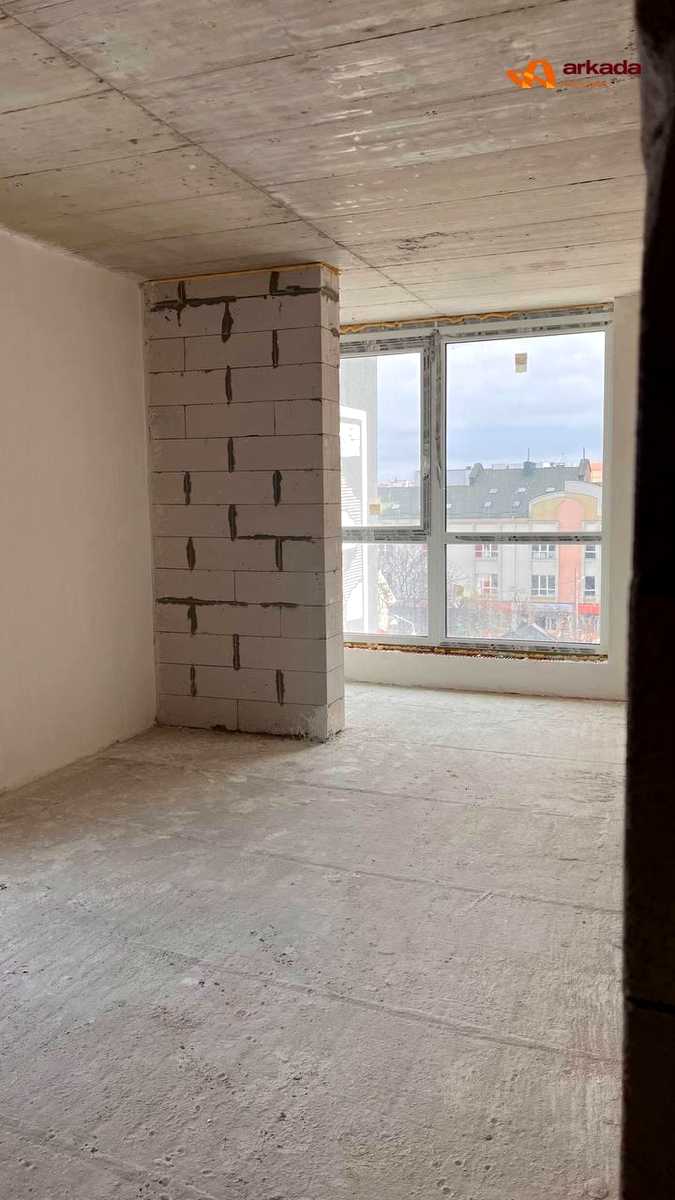 1858816693543035