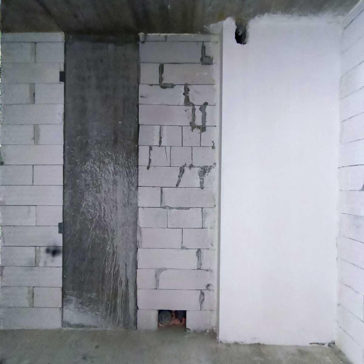 1858826004996346