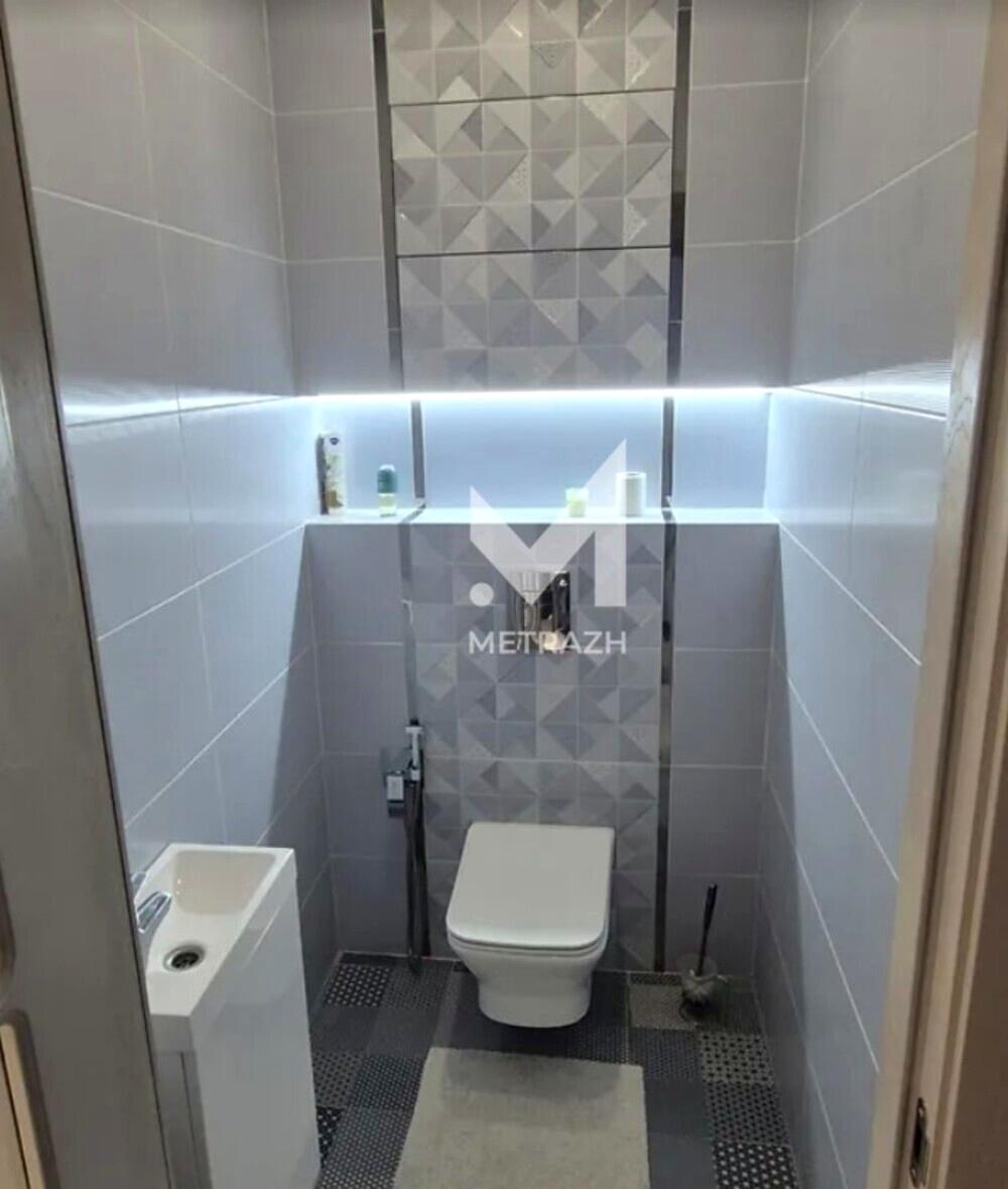 1858834506654372