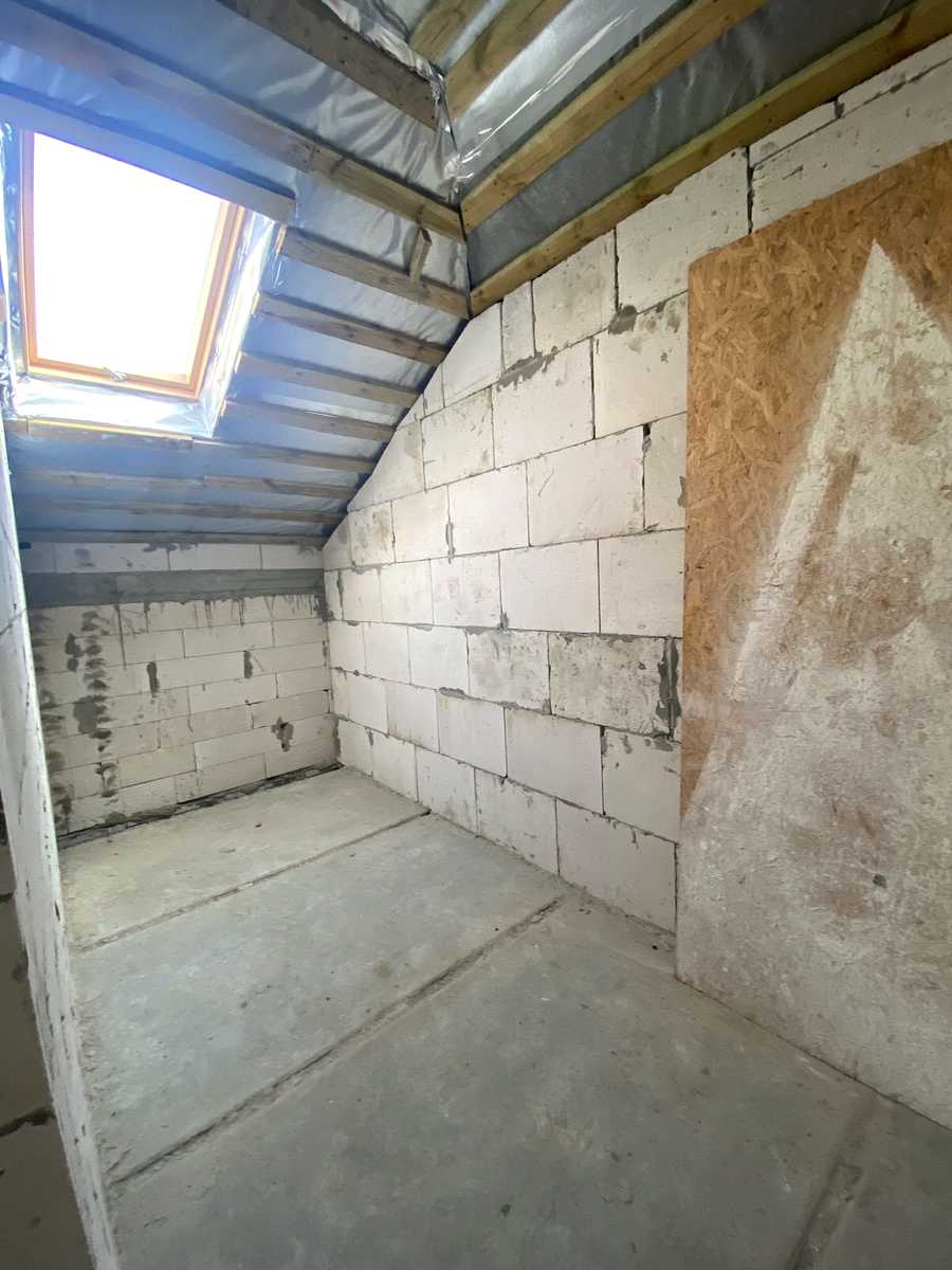 1858841075547940