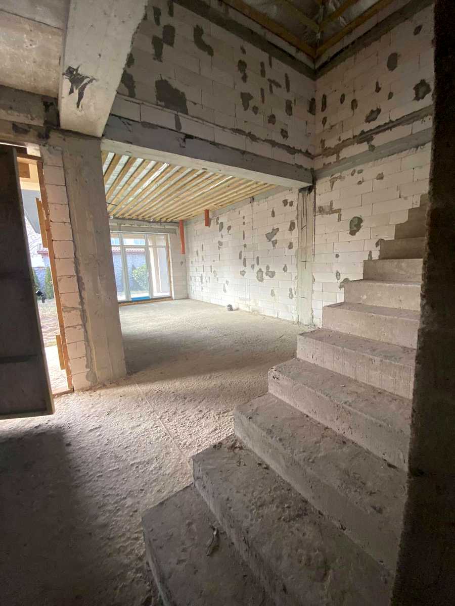 1858841076511316