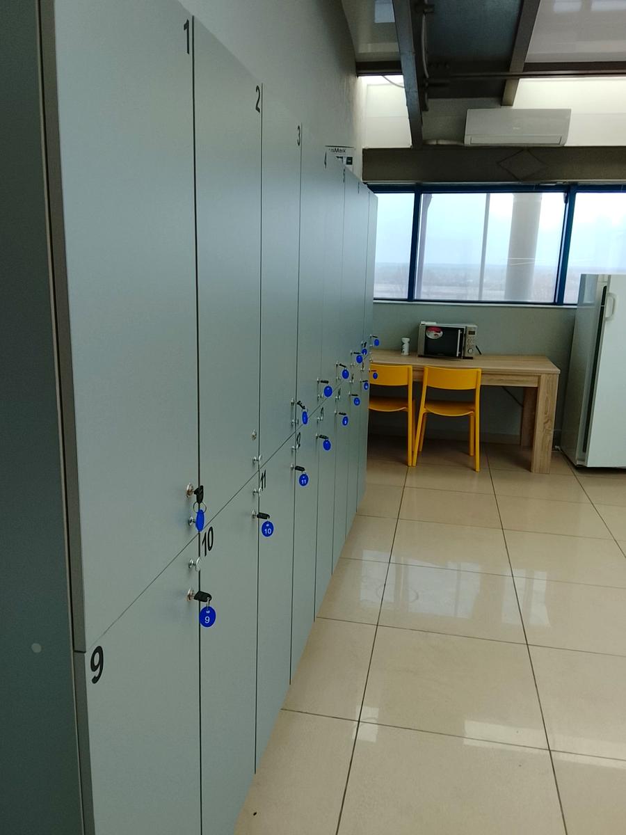1858852463610146