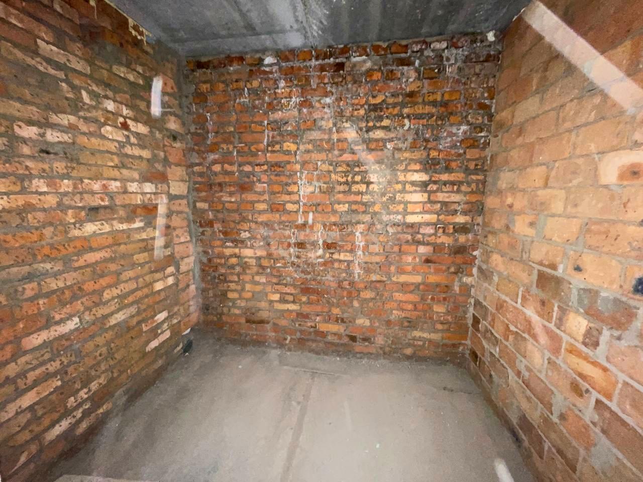 1858857727550344