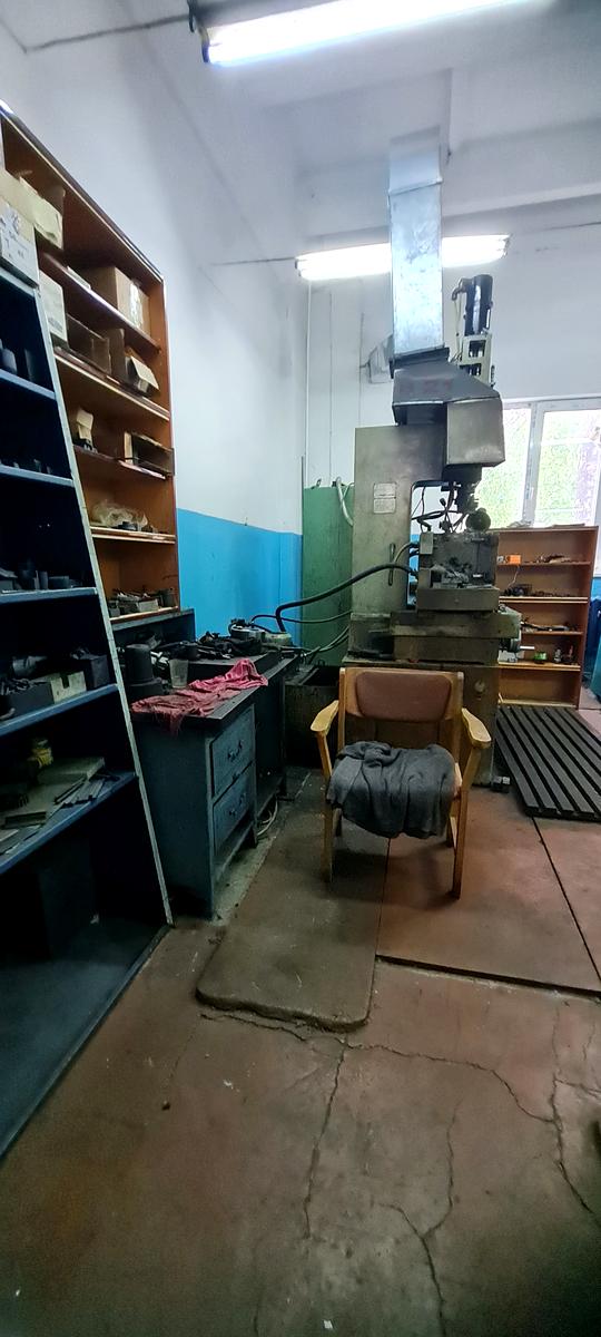 1858899696603046