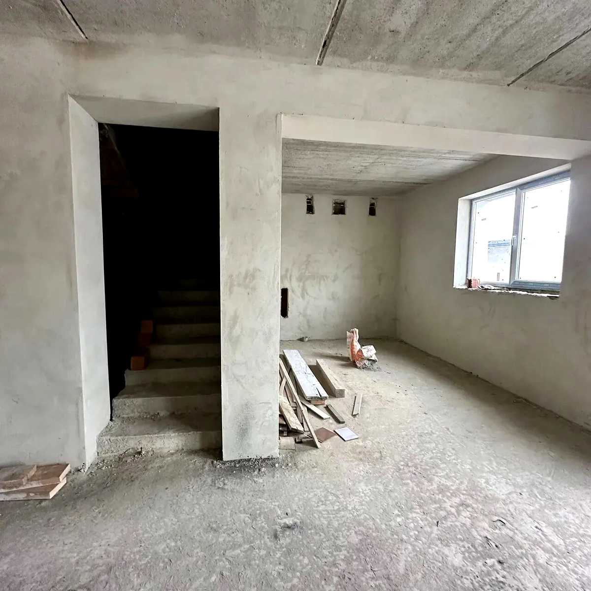 1858905738752906