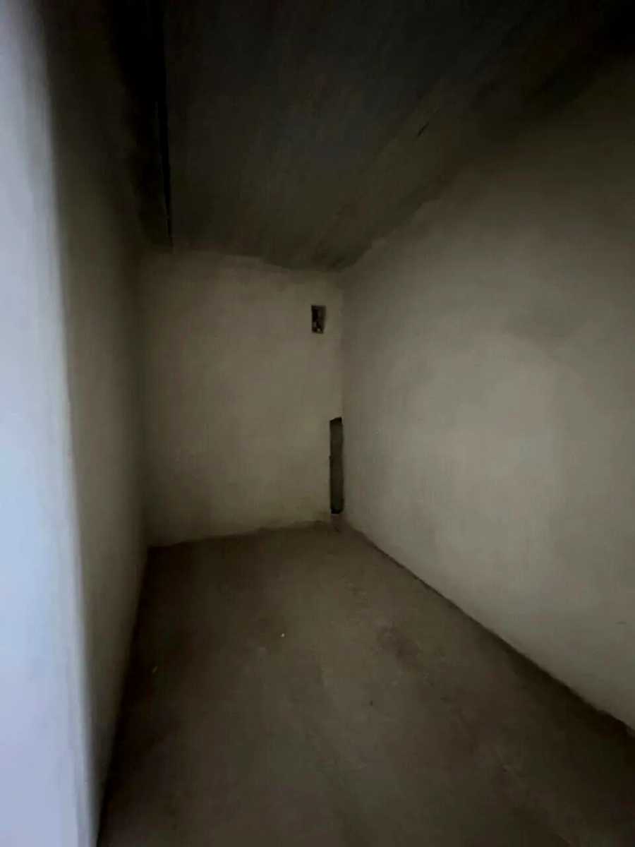 1858905740416915