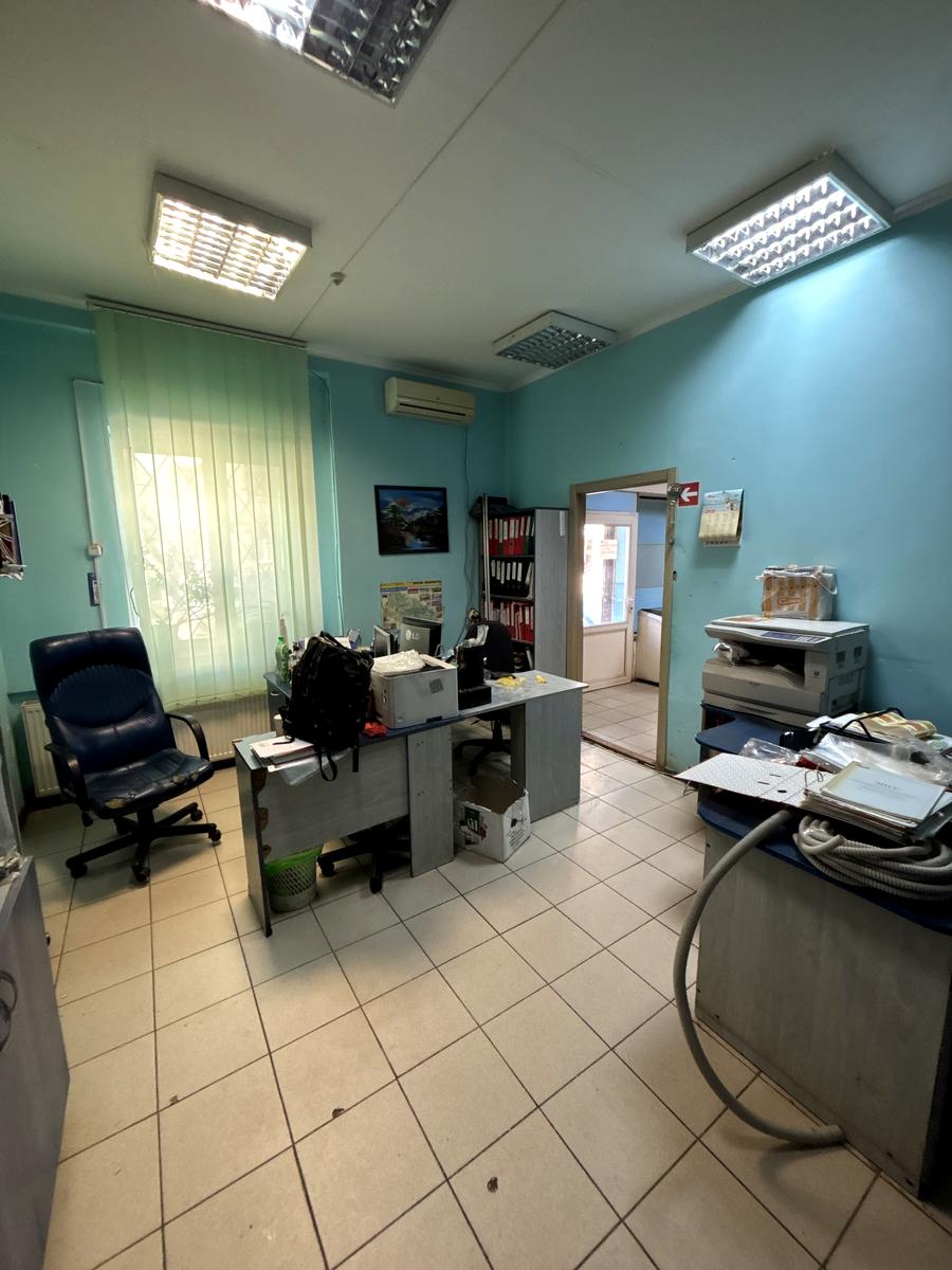 1858921808150672