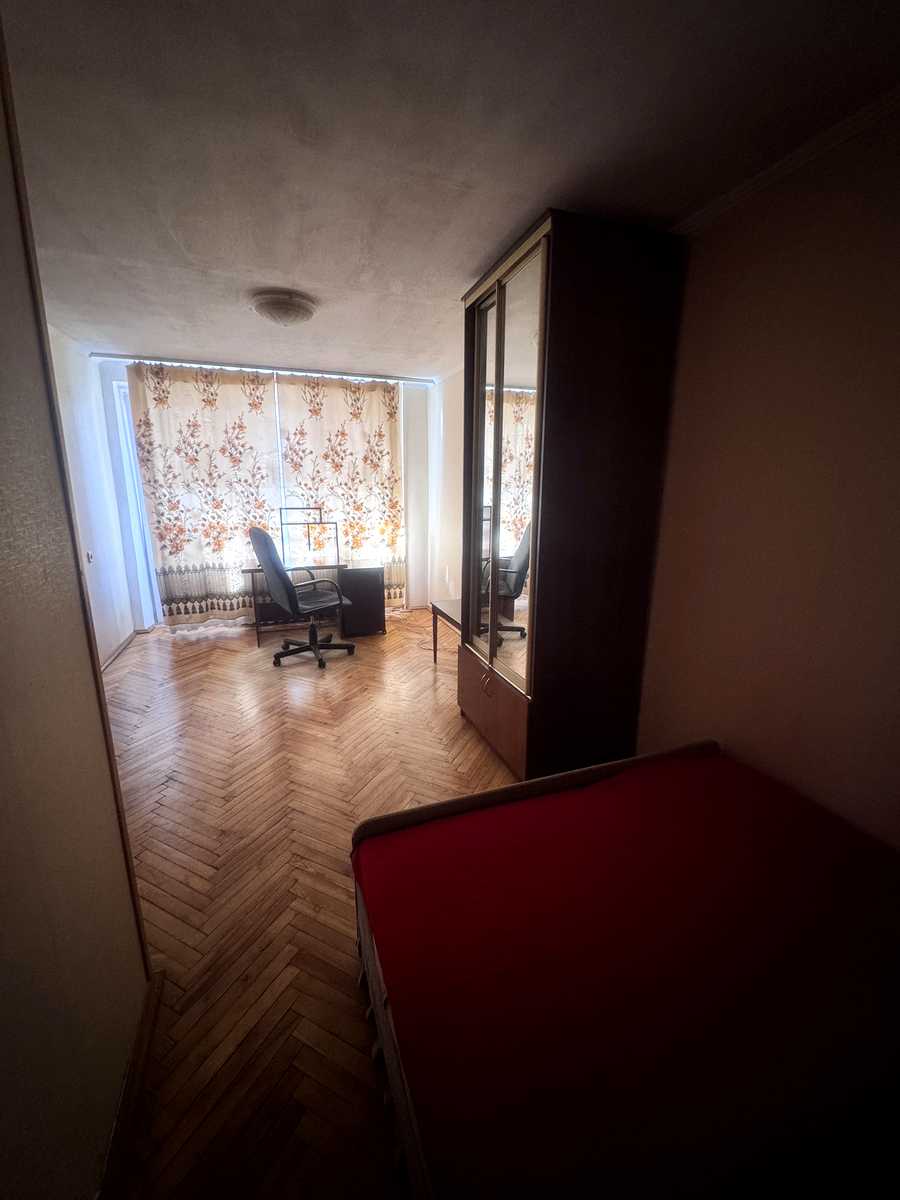 1859076633986465