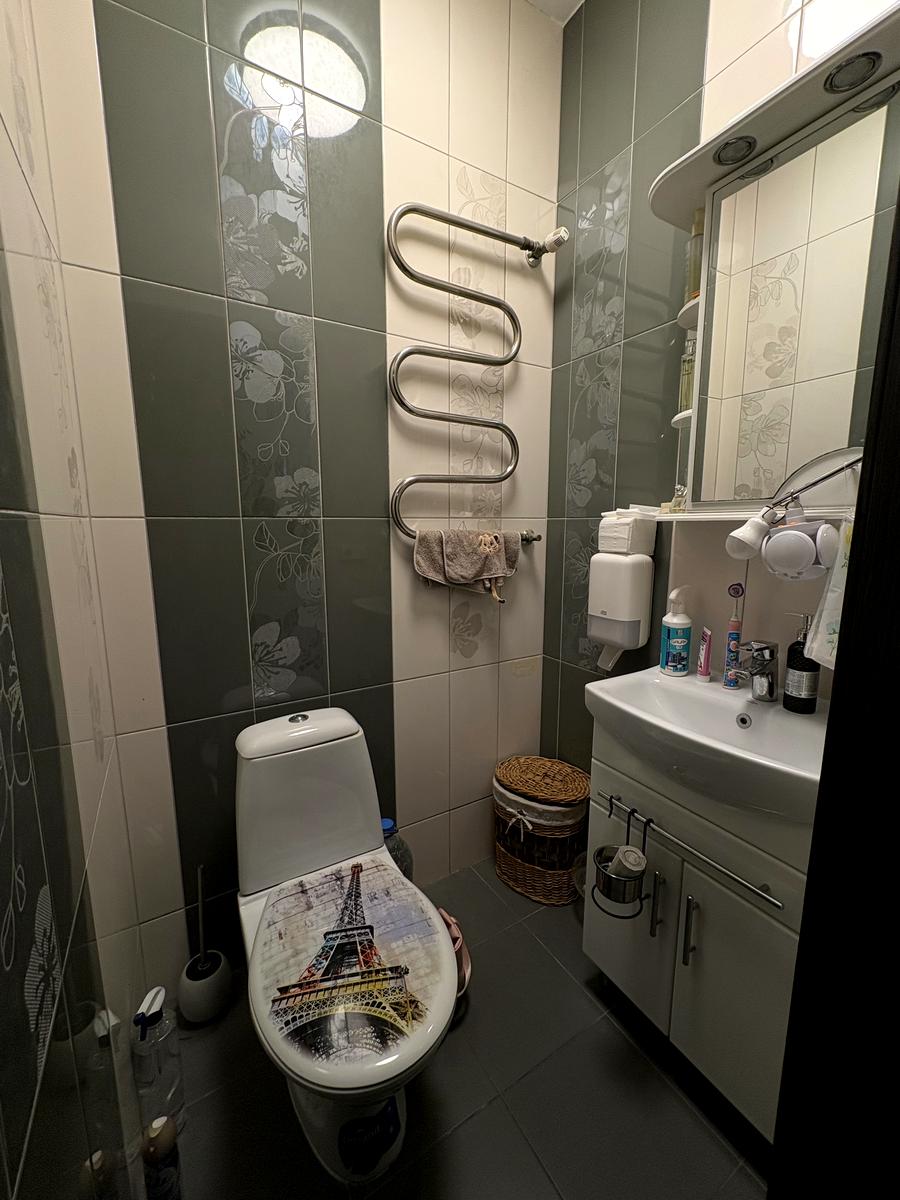 1859178728610526