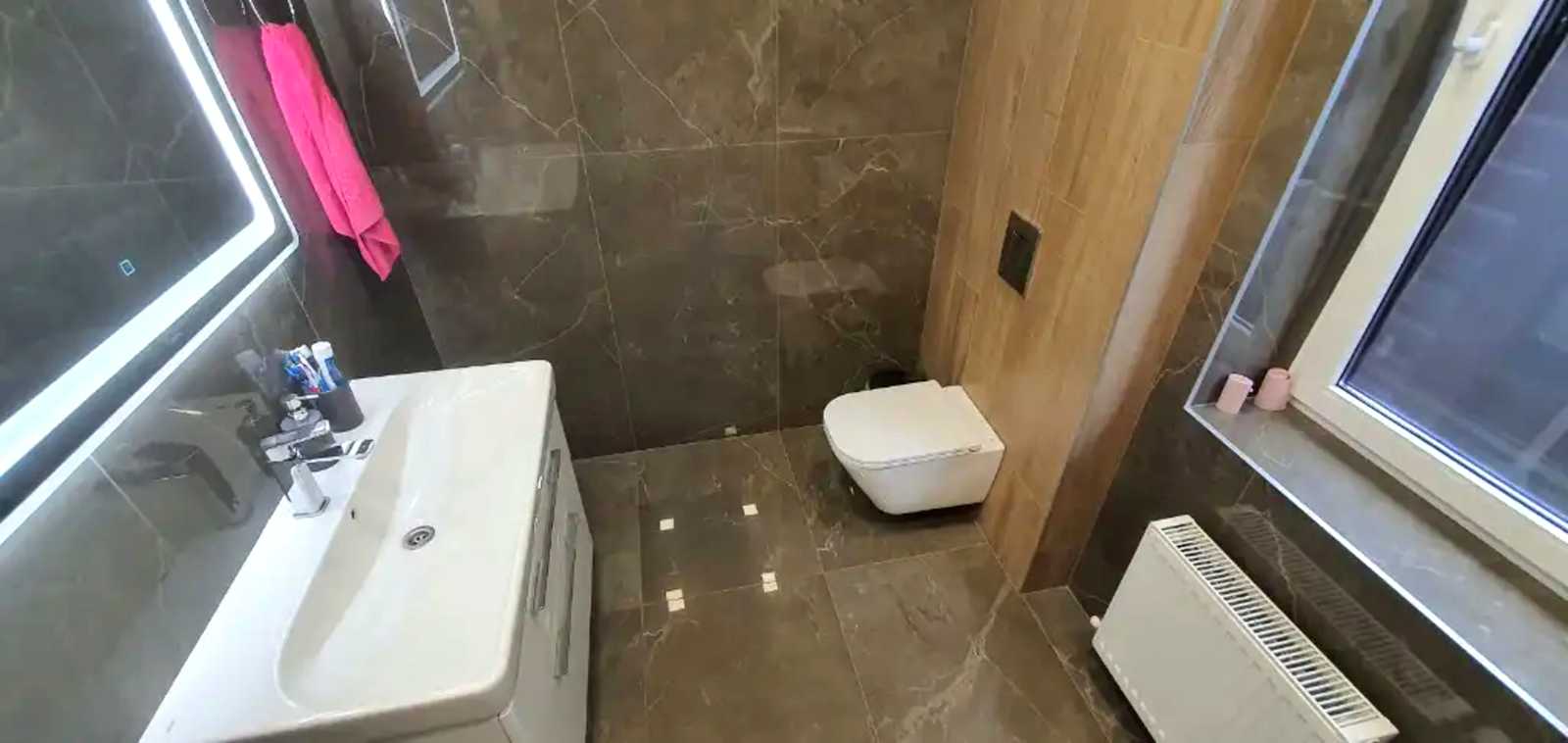 1859219835228514