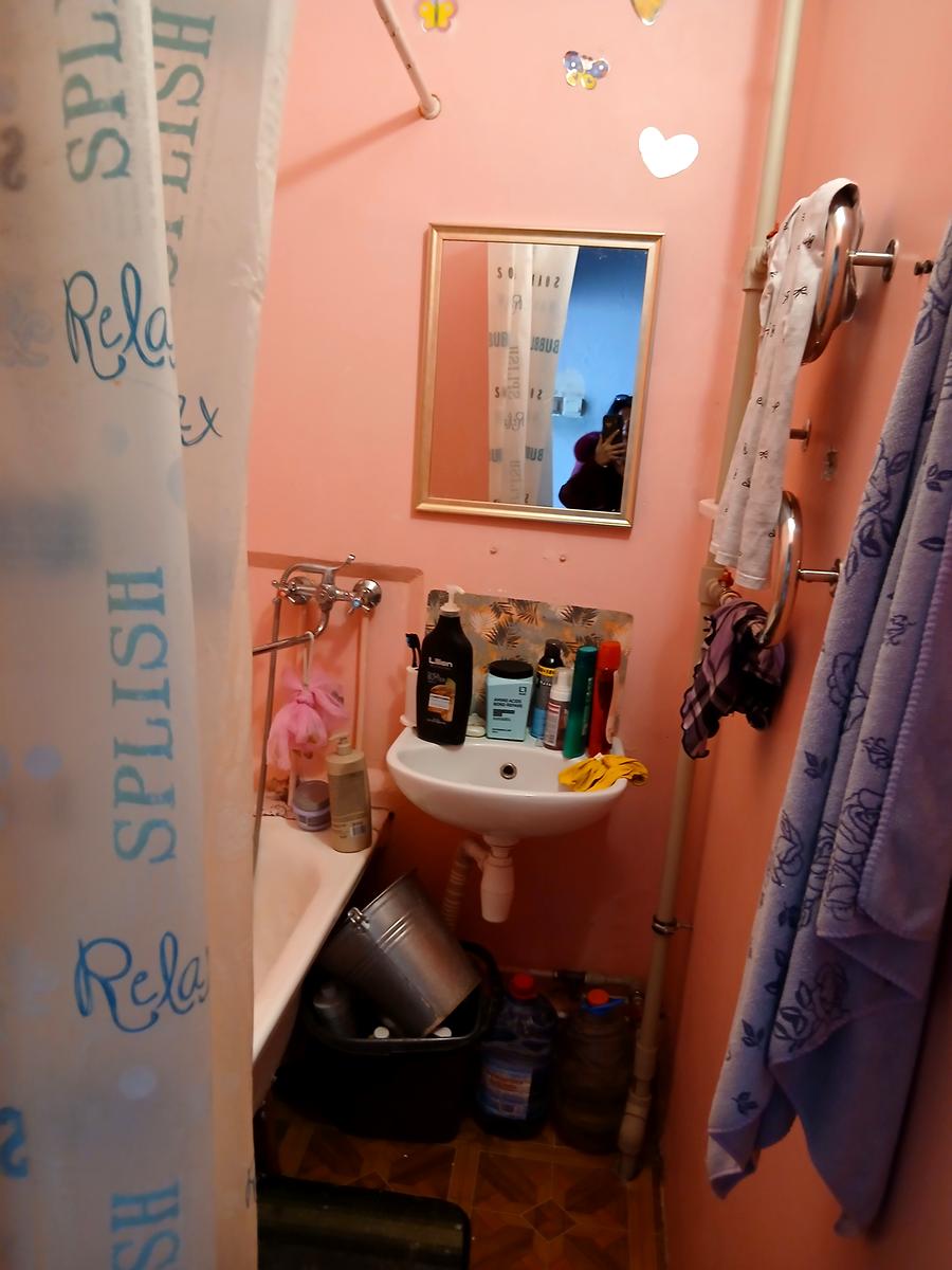 1859335607695596