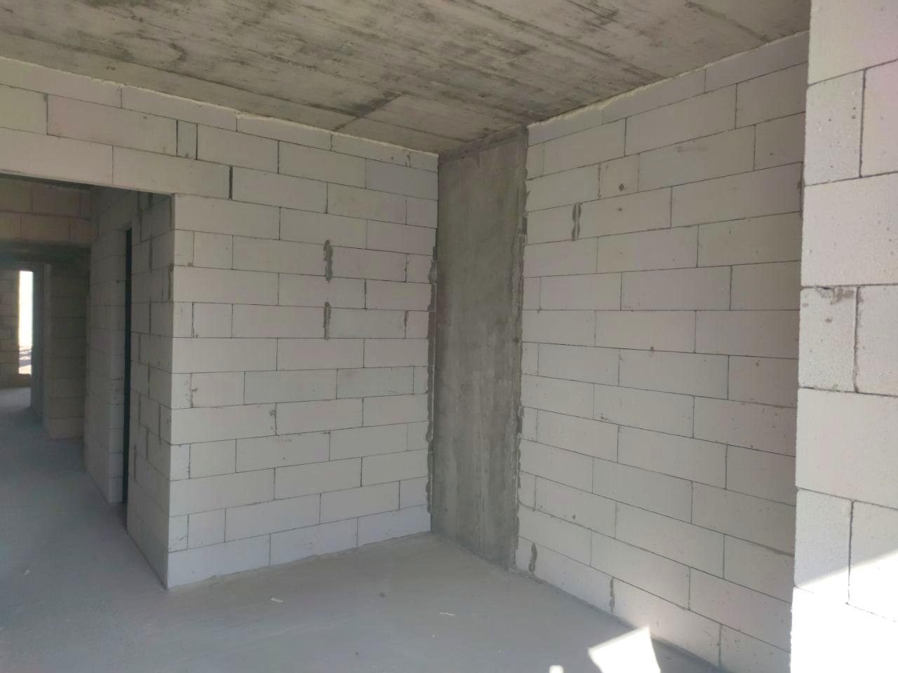 1859378886633179