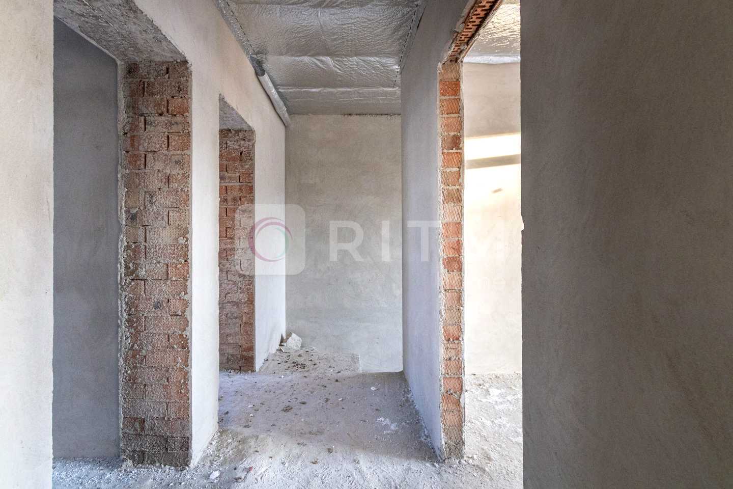 1859464523007868