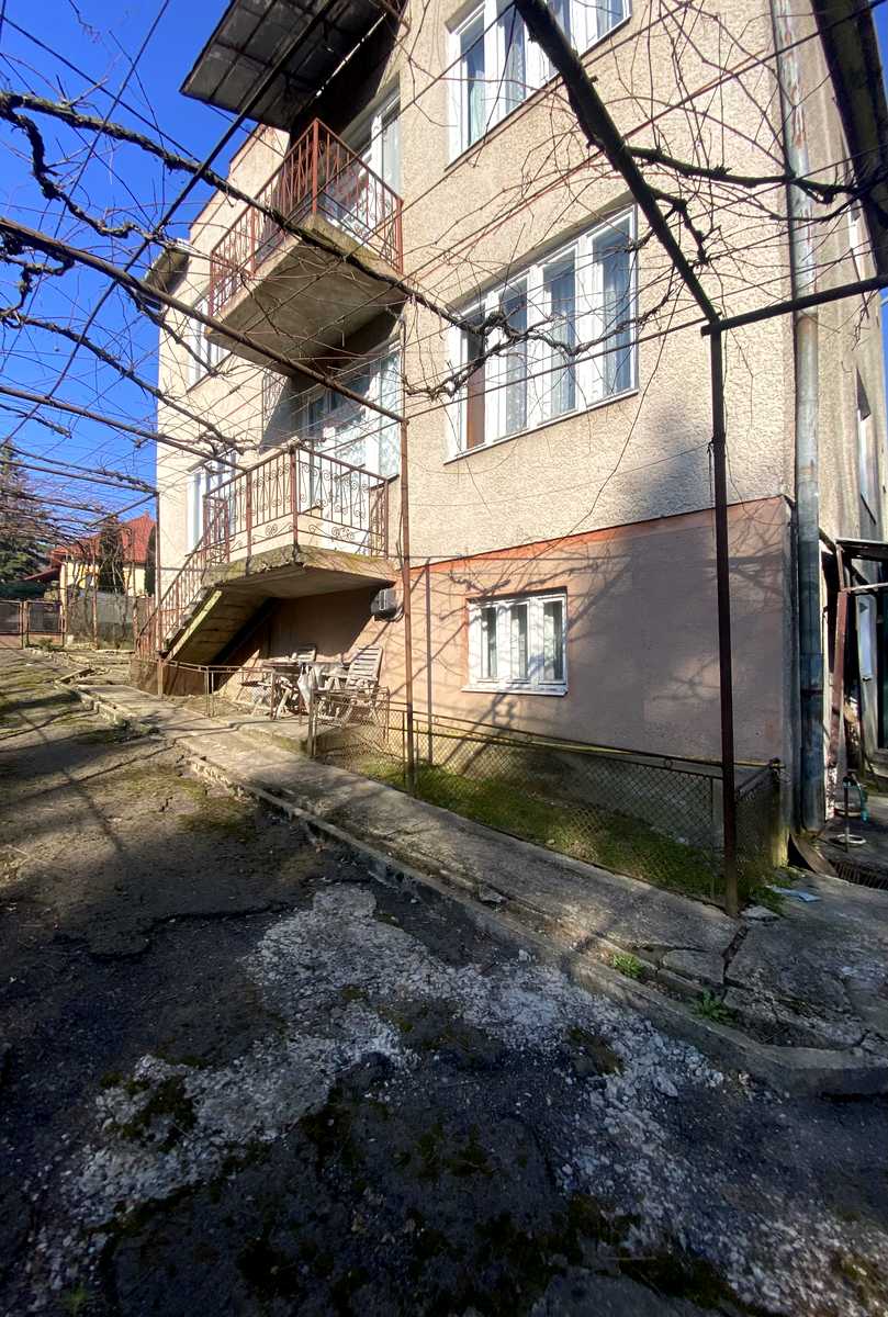 1859536772075730