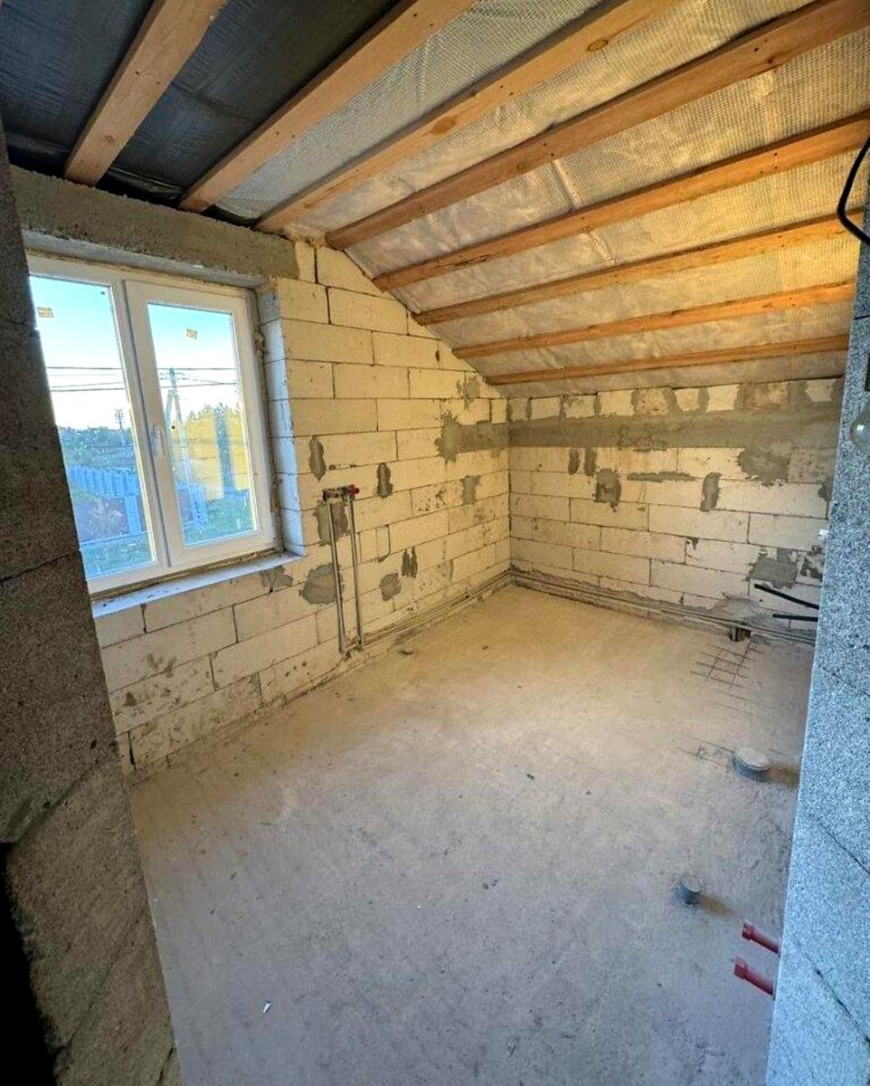 1859549981363836