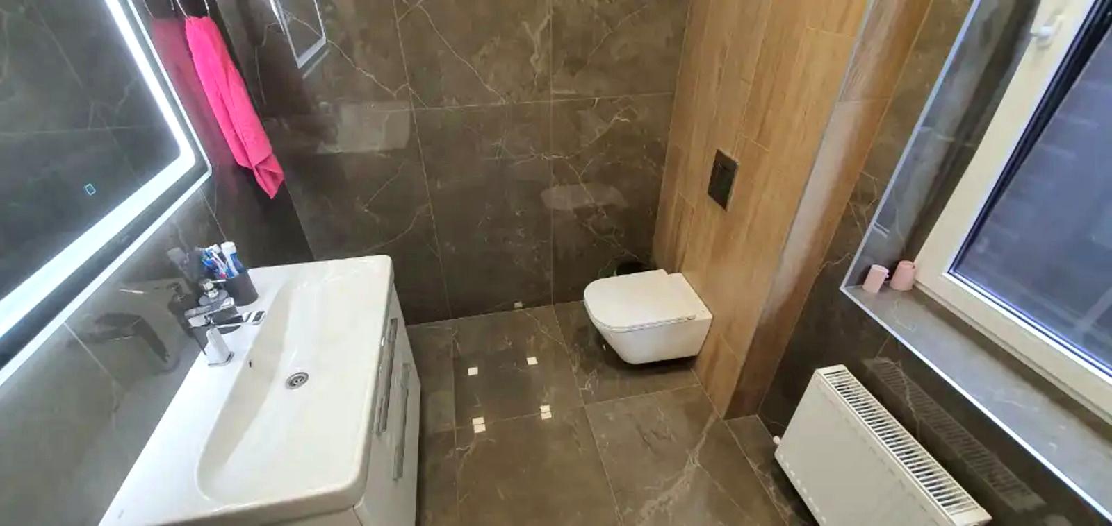 1859551514929506